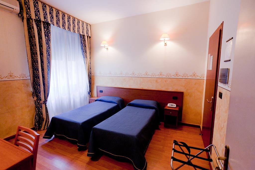 Hotel Lungomare Reggio Calabria Exterior photo