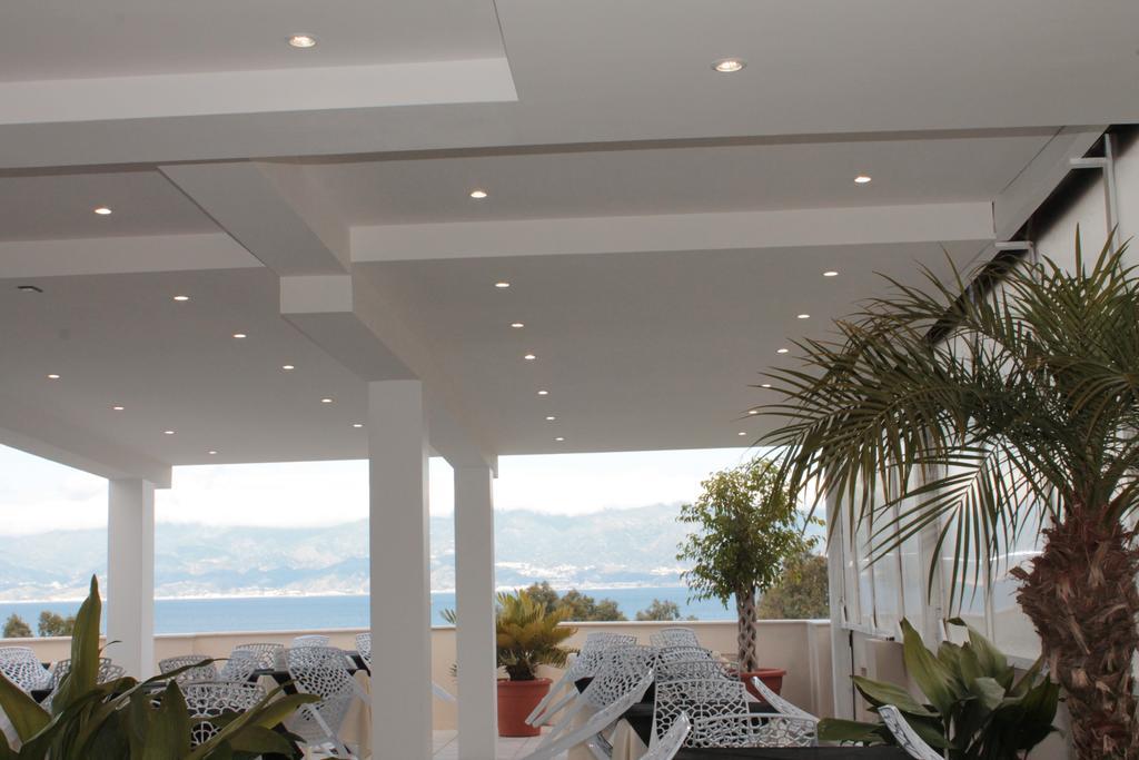 Hotel Lungomare Reggio Calabria Exterior photo