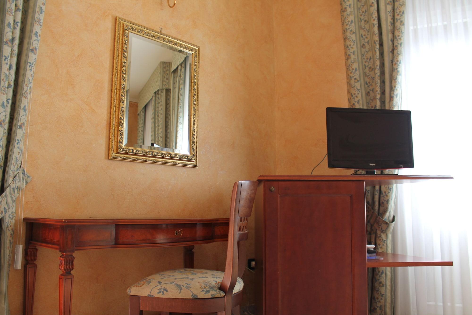 Hotel Lungomare Reggio Calabria Exterior photo