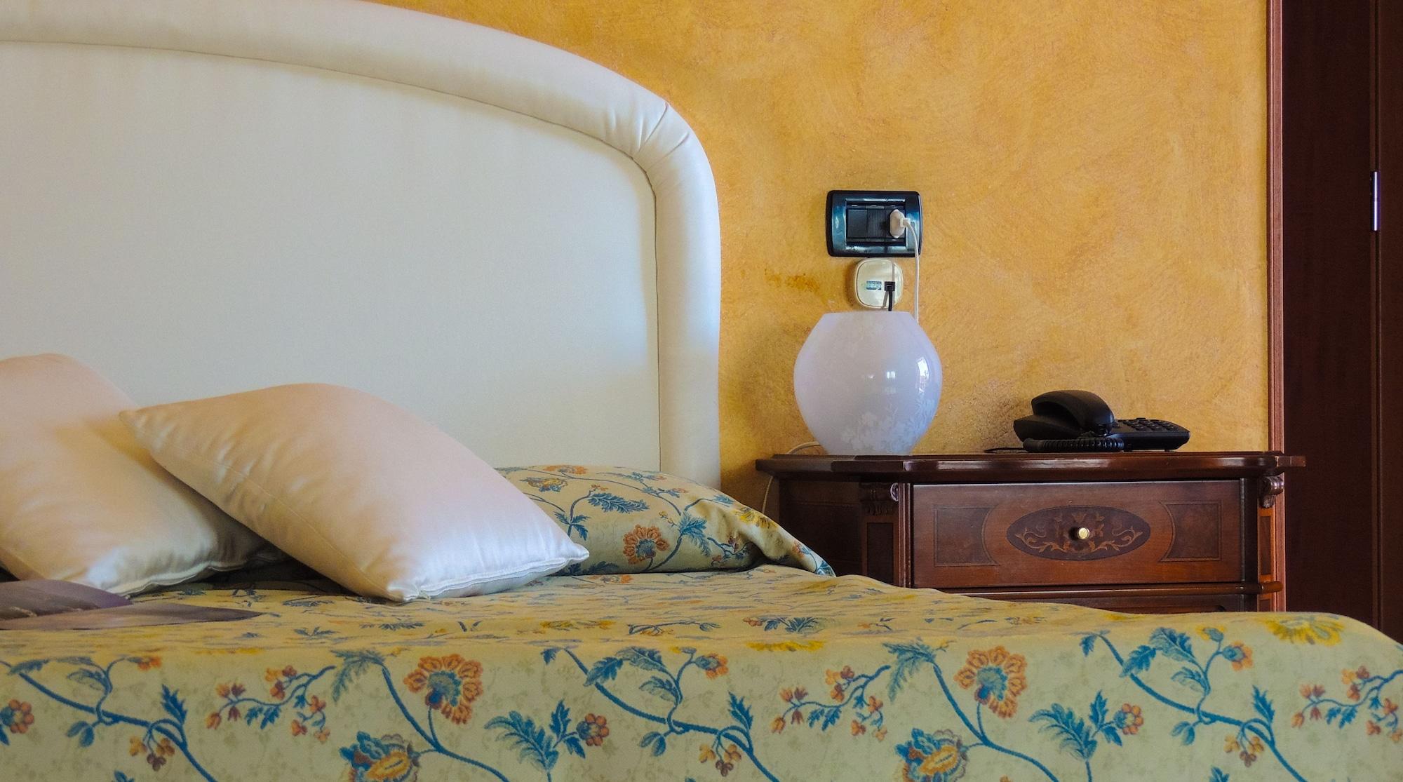 Hotel Lungomare Reggio Calabria Exterior photo