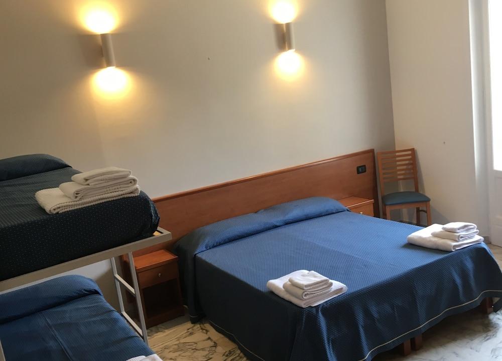 Hotel Lungomare Reggio Calabria Exterior photo