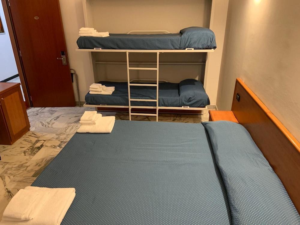 Hotel Lungomare Reggio Calabria Exterior photo
