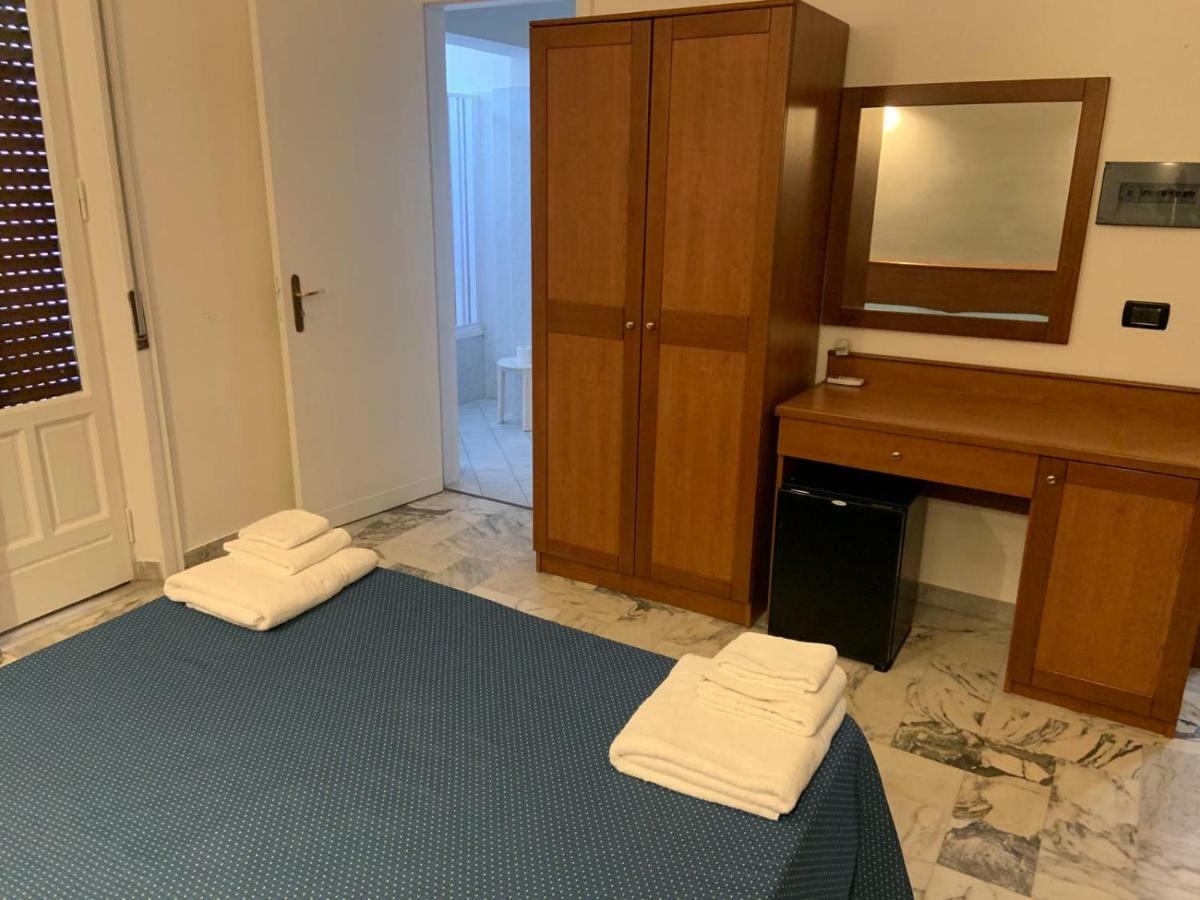 Hotel Lungomare Reggio Calabria Exterior photo