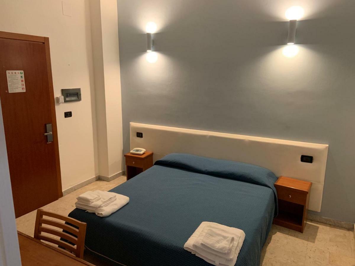 Hotel Lungomare Reggio Calabria Exterior photo