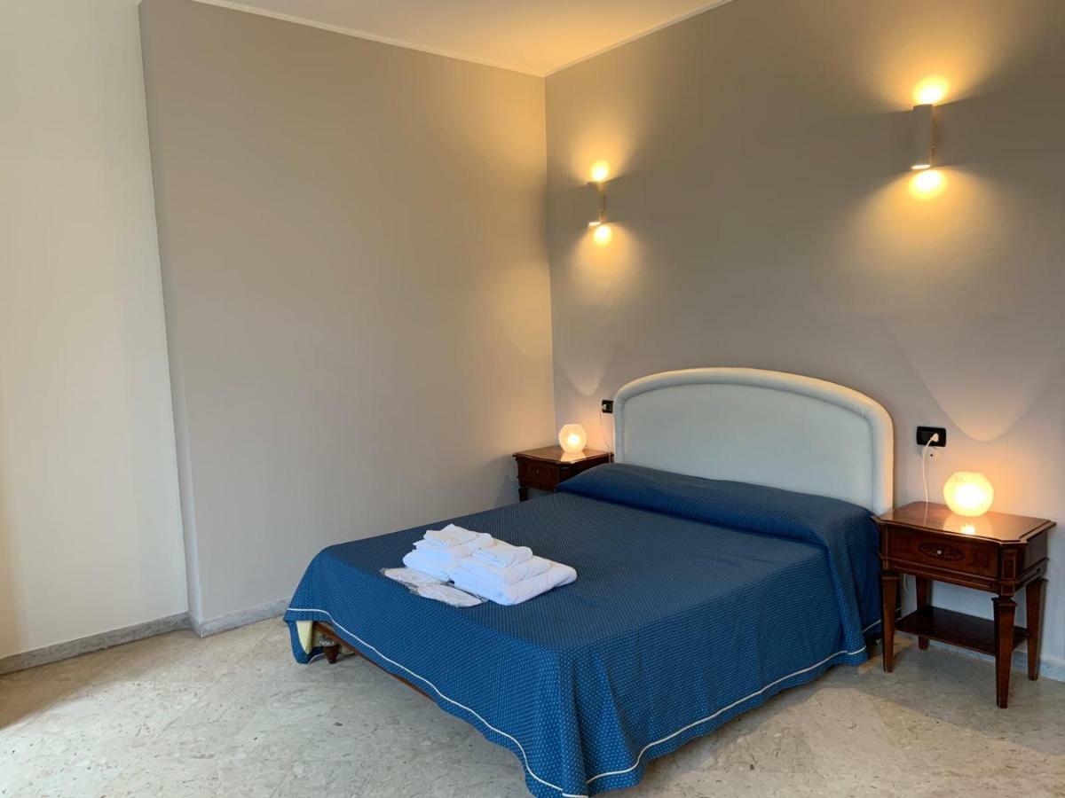 Hotel Lungomare Reggio Calabria Exterior photo