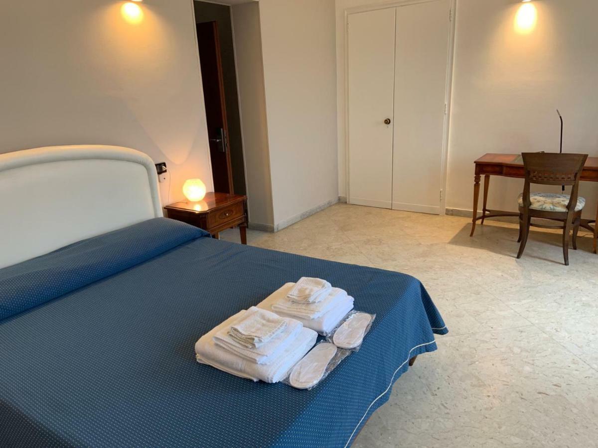 Hotel Lungomare Reggio Calabria Exterior photo