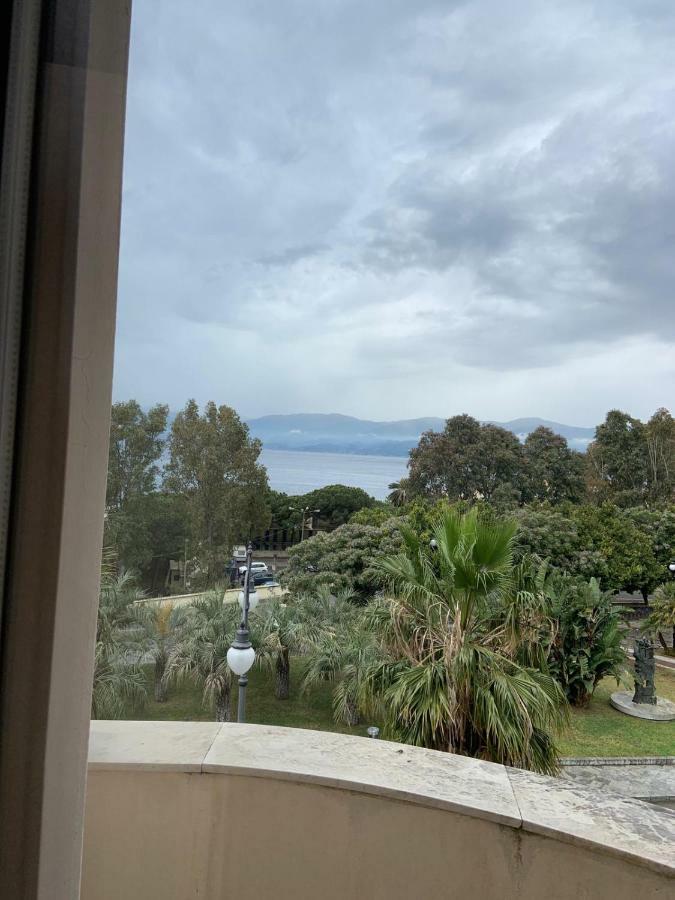 Hotel Lungomare Reggio Calabria Exterior photo