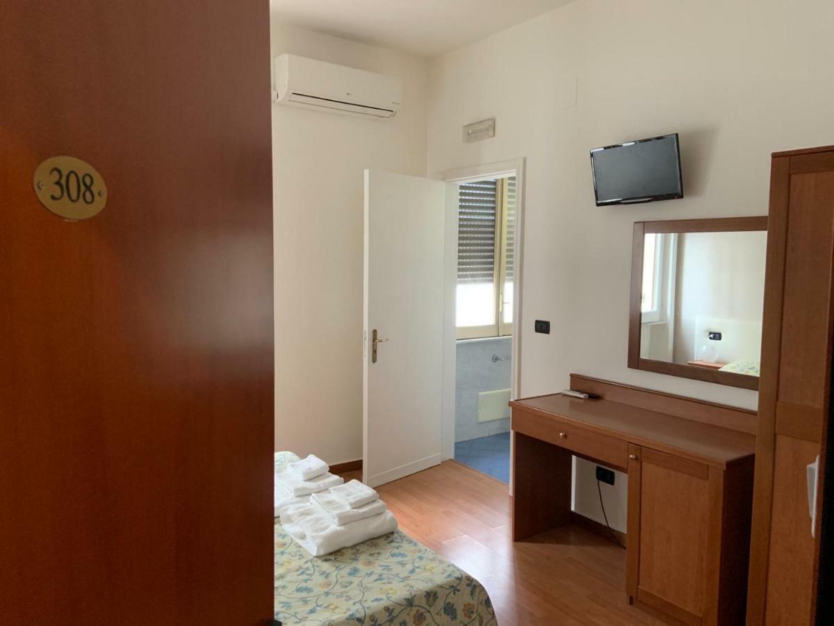 Hotel Lungomare Reggio Calabria Exterior photo